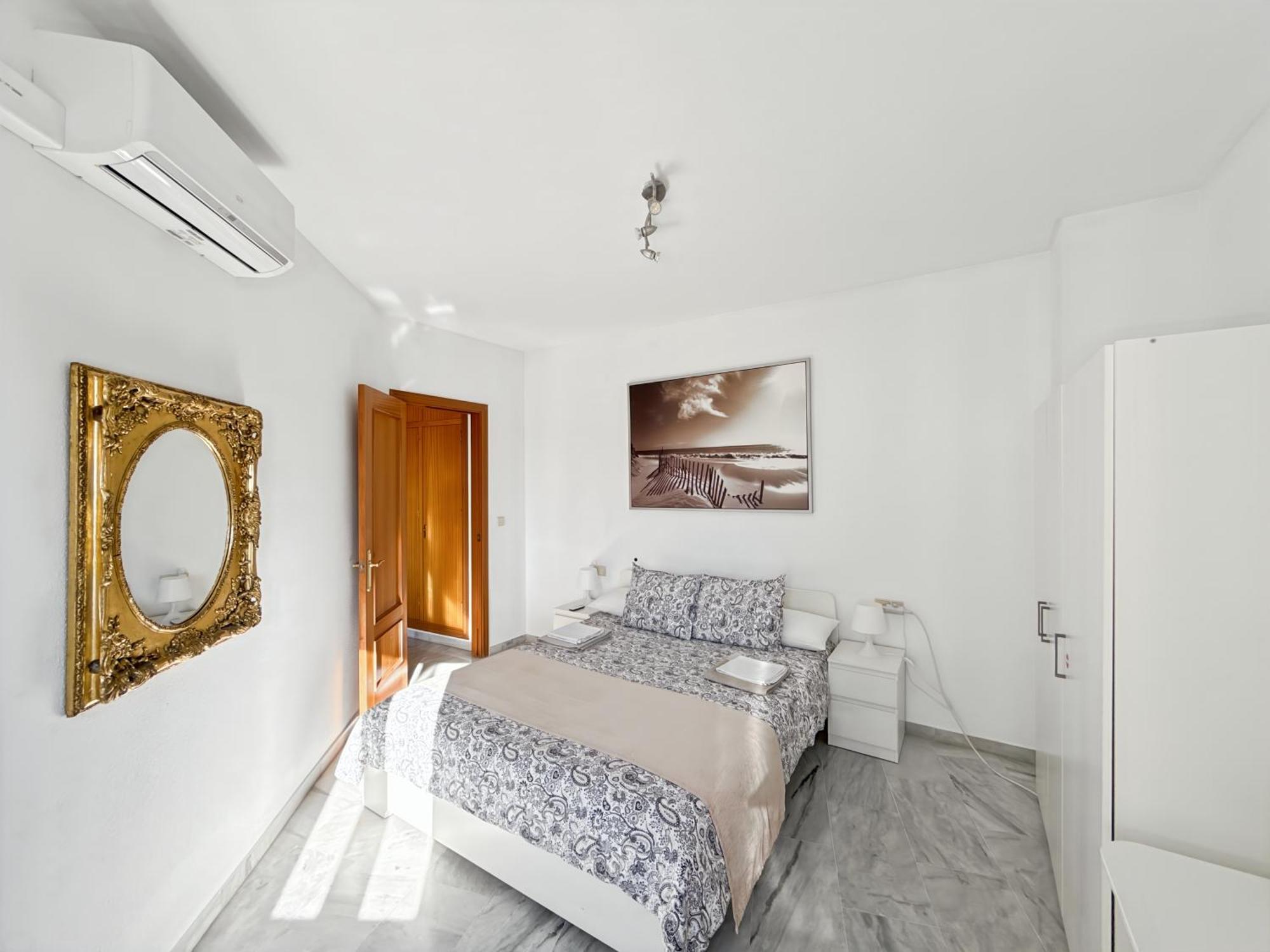 Exclusive Malaga Apartments With Cathedral Views And Auto Check-In ภายนอก รูปภาพ