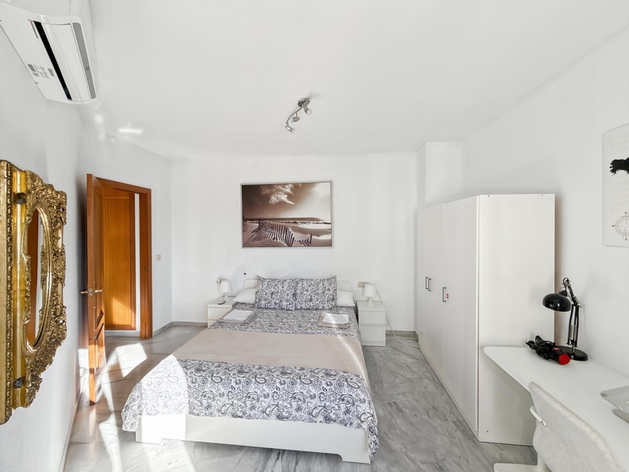 Exclusive Malaga Apartments With Cathedral Views And Auto Check-In ภายนอก รูปภาพ